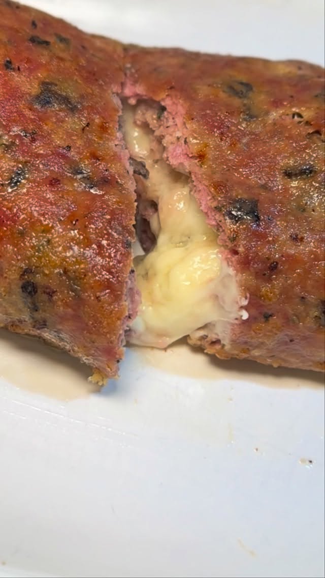 Dropping a new recipe featuring “the king” Meatloaf with mushroom, ham, and loooots of cheese!!
Try this out!
Comment Recipe and I will DM!
#recipe #italianrecipe #homecooking #foodporn #dinnerisserved #dinner #italianfood #foodgasm #recipeoftheday #rossieats  #cookwithme #foodexplorertribe